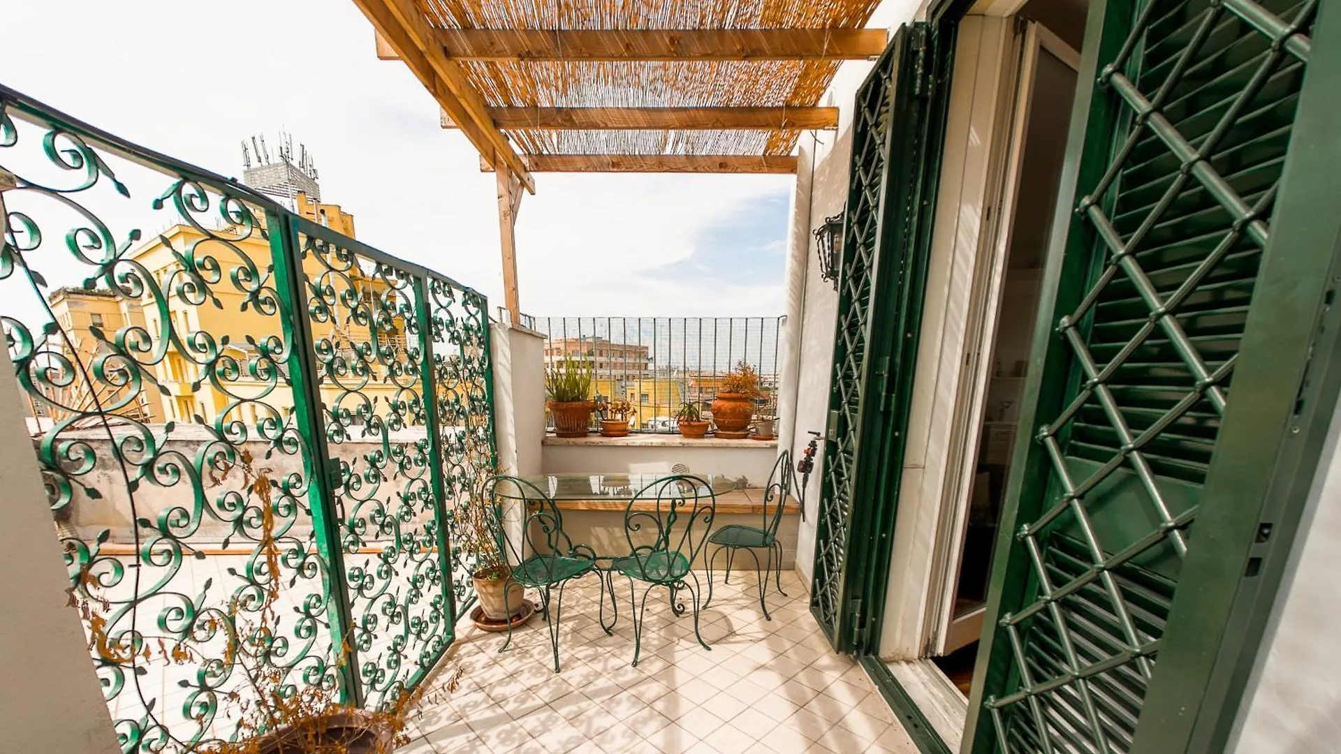 Stunning 3-Bedroom Penthouse Rome Apartment